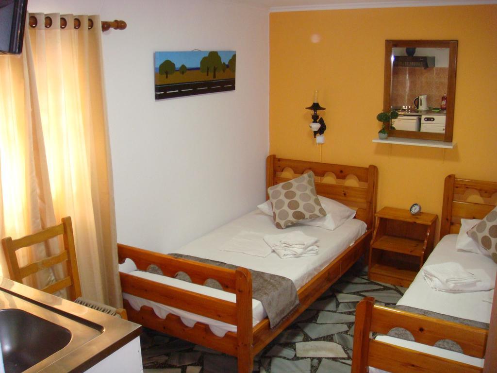 Boussetil Rooms Capanmat Tinos Ngoại thất bức ảnh